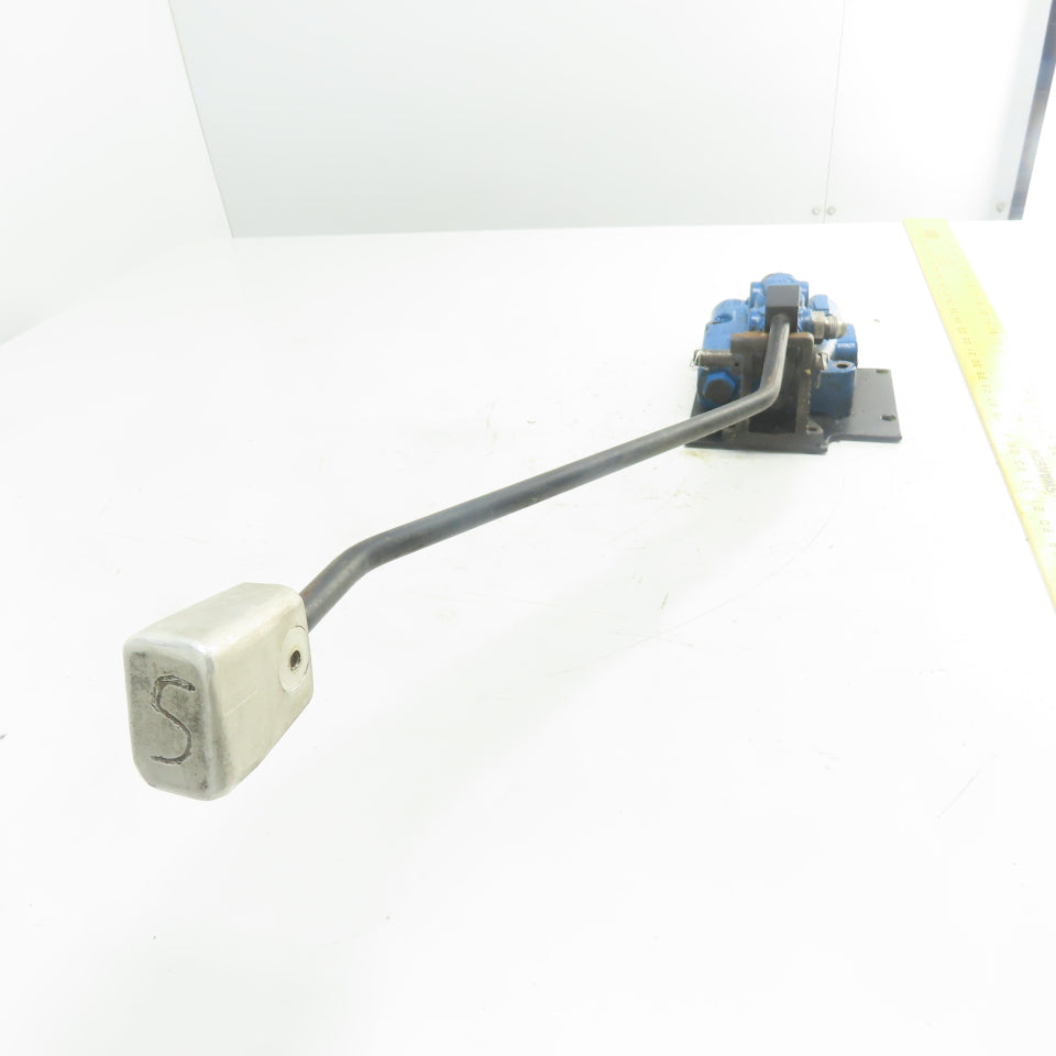 Vickers CMD12-P1020D0 Forklift Spool Valve Hydraulic Mast Hand Control Assy