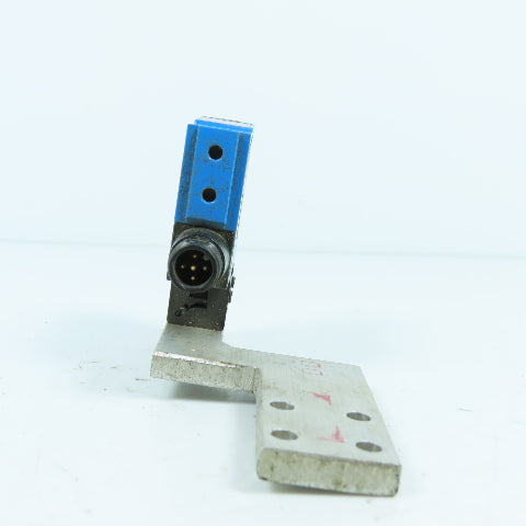 Sick 1015152 WT12L-B5181S04 Photoelectric Sensor 10-30VDC W/ Mounting Bracket