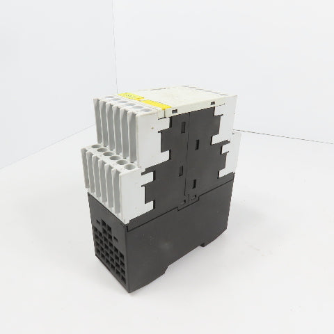 Siemens 3TK2825-1BB40 Siguard Safety Relay (Cracked Cover) 3TK28