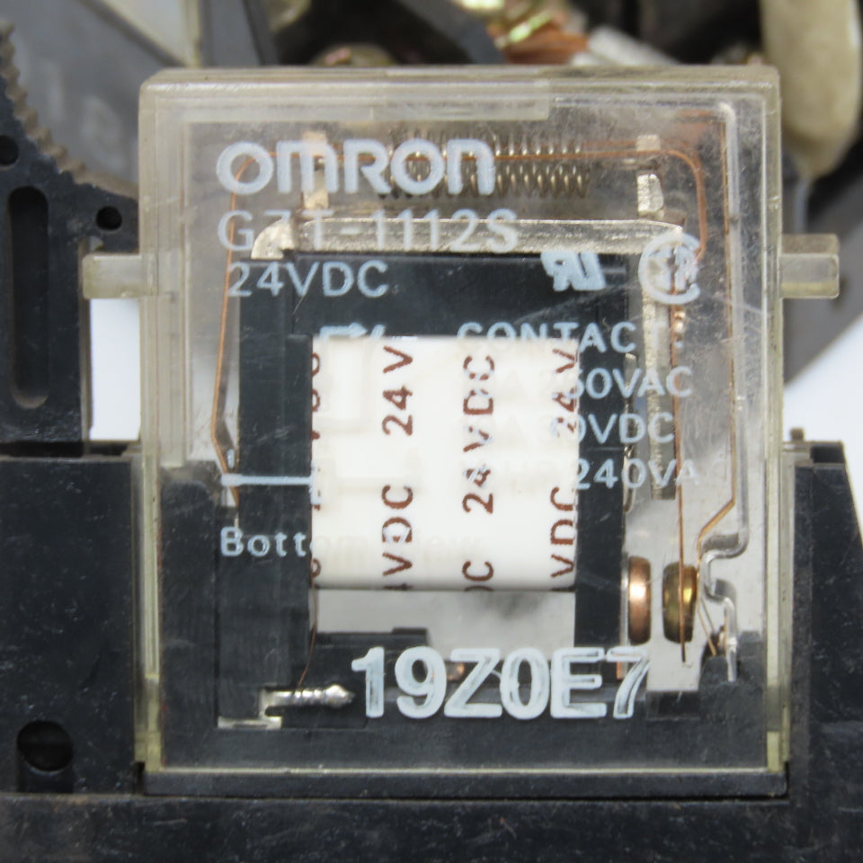 Omron G7T-1112S 240V Single Plug In Relay 24VDC Coil Duplex Socket Base Lot Of 5