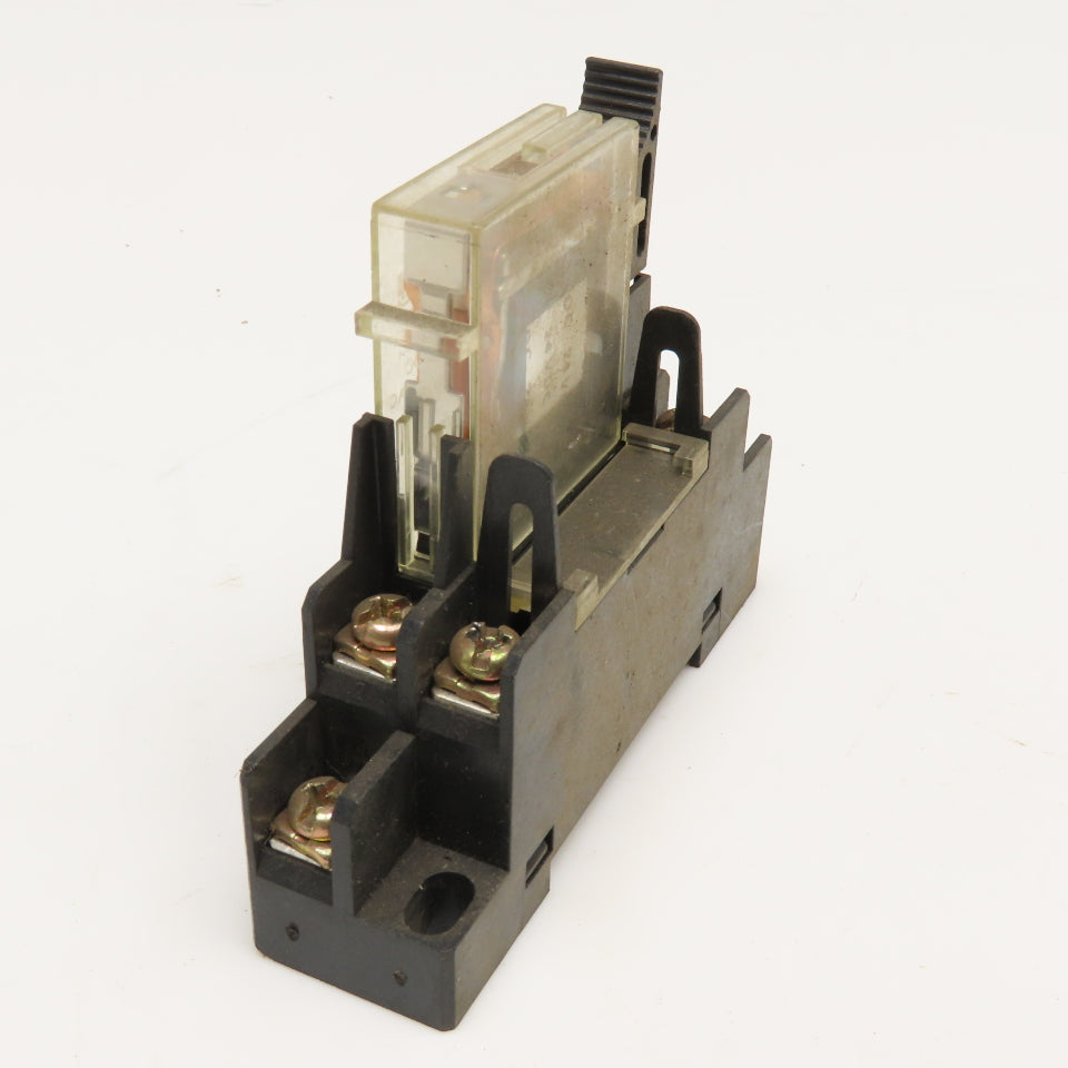 Omron G7T-1112S 240V Single Plug In Relay 24VDC Coil Duplex Socket Base Lot Of 5