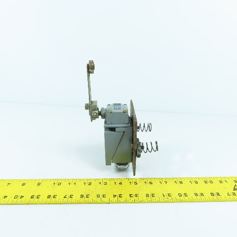 Allen Bradley 802T-AP Oiltight Limit Switch W/ 40146-747-63 Operator Head