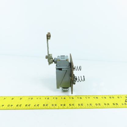 Allen Bradley 802T-AP Oiltight Limit Switch W/ 40146-747-63 Operator Head