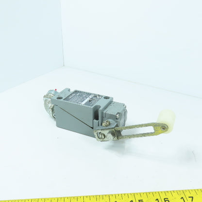 Allen Bradley 802T-AP Ser J Snap Action Roller Limit Switch W/ 40146-747-63 Head