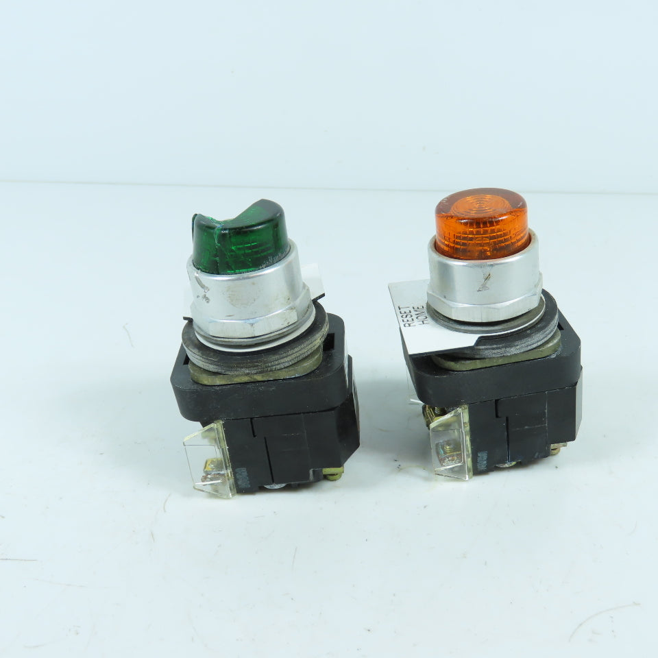 Allen Bradley 800T-PB16 Amber & Green Momentary Contact Push Button 120V Lot/2