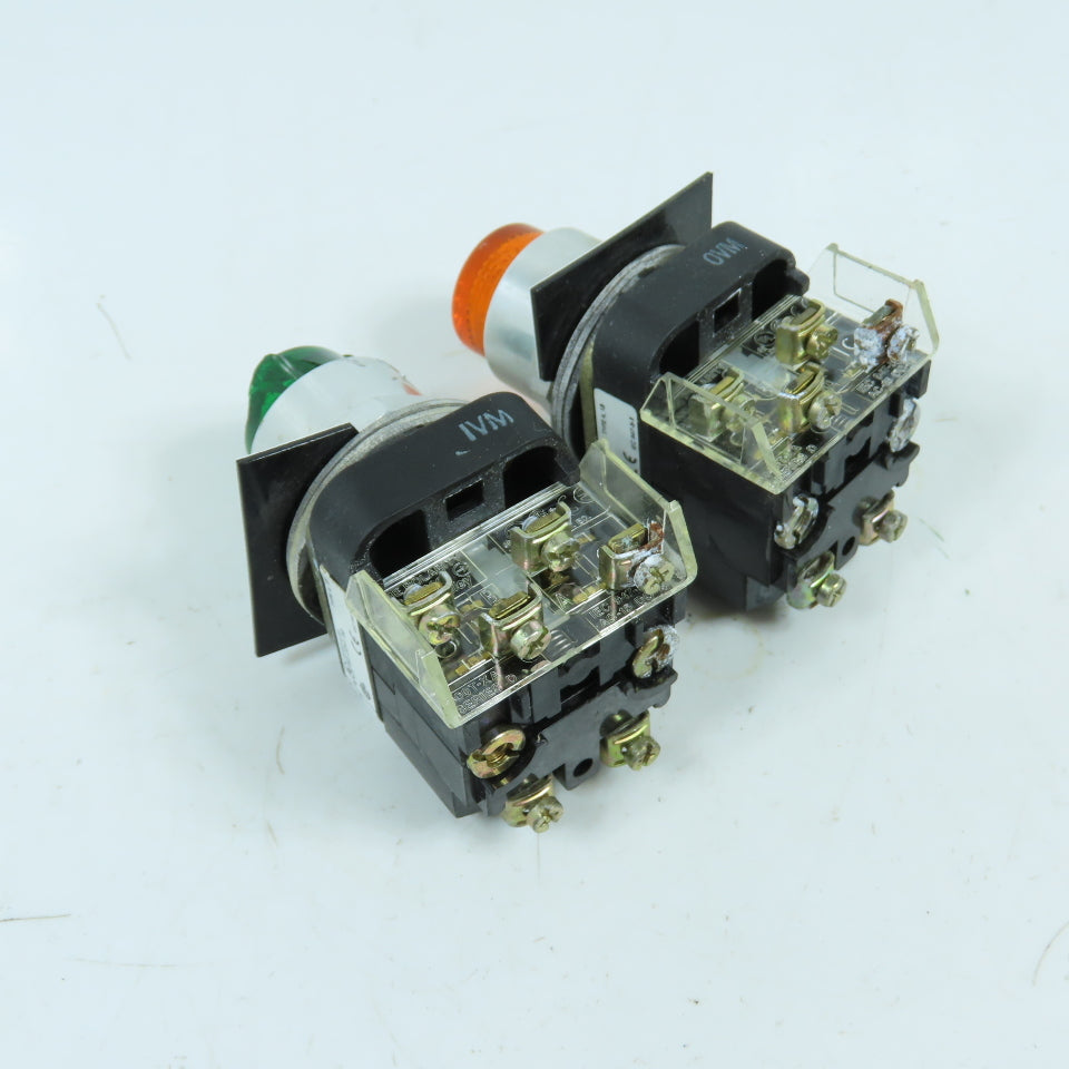 Allen Bradley 800T-PB16 Amber & Green Momentary Contact Push Button 120V Lot/2