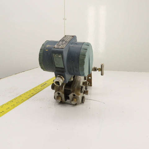 Foxboro 823DP-I3S1NM2-Y Electronic Pressure Transmitter W/ A182F31 Manifold