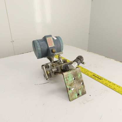 Foxboro 823DP-I3S1NM2-Y Electronic Pressure Transmitter W/ A182F31 Manifold