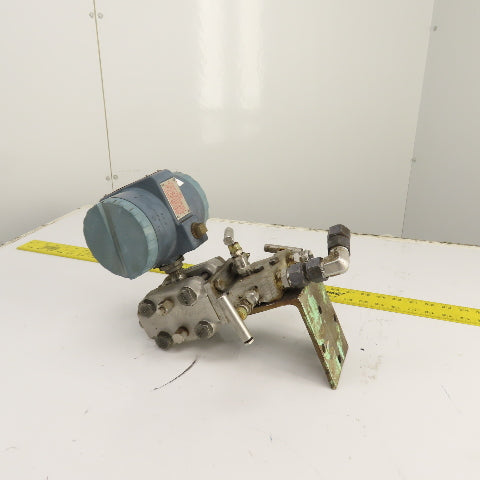 Foxboro 823DP-I3S1NM2-Y Electronic Pressure Transmitter W/ A182F31 Manifold