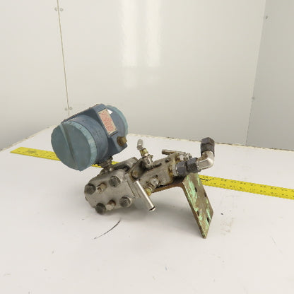 Foxboro 823DP-I3S1NM2-Y Electronic Pressure Transmitter W/ A182F31 Manifold
