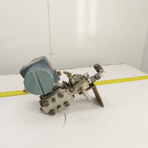 Foxboro 823DP-I3S1NM2-Y Electronic Pressure Transmitter W/ A182F31 Manifold
