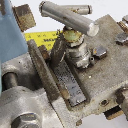 Foxboro 823DP-I3S1NM2-Y Electronic Pressure Transmitter W/ A182F31 Manifold