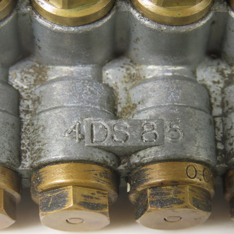 DS8 8-Port Oil Lubricator Distributor Valve W/ DS2 2-Port