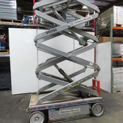 Skyjack SJIII4632 24V Man Lift Scissor Lift 32' Height 700Lb Capacity 547 Hr.