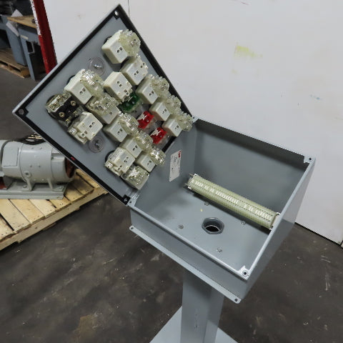 Hoffman E20PBA Pedestal Mounted Operator Station 20-Hole Pushbutton Enclosure