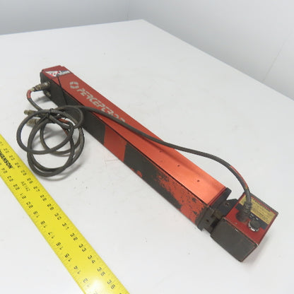 Perceptron 917-3019 Digital Surface Sensor W/ 515-0095 Tri-lite LED Flood