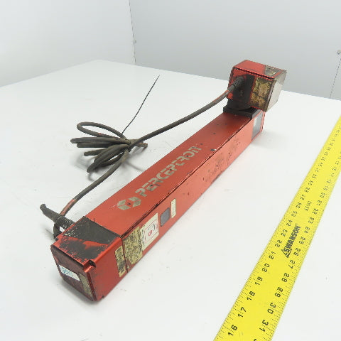 Perceptron 917-3019 Digital Surface Sensor W/ 515-0095 Tri-lite LED Flood