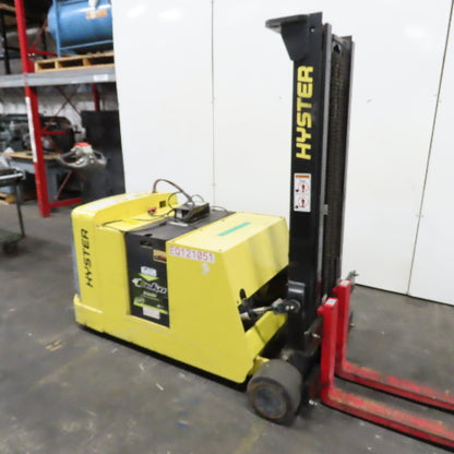 Hyster W40ZC 4000 Lb 24V Walkie High Lift Pallet Stacker 100" Lift -2020 Battery