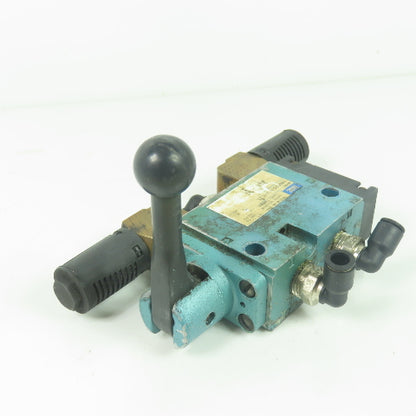 MAC 180001-112-0022 Pneumatic Solenoid Valve 1/4" NPT 150PSI