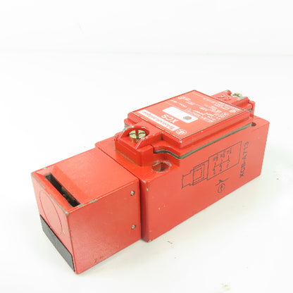 Telemecanique XCS Safety Interlock Limit Switch 240V