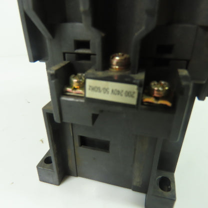 Yaskawa HI-35JV 30HP 600V Contactor 240V Coil