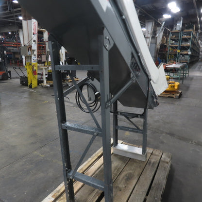 Titan 7' Long Incline Chip Conveyor 18" Belt 3Ph 230/460V 75" Discharge 35FPM
