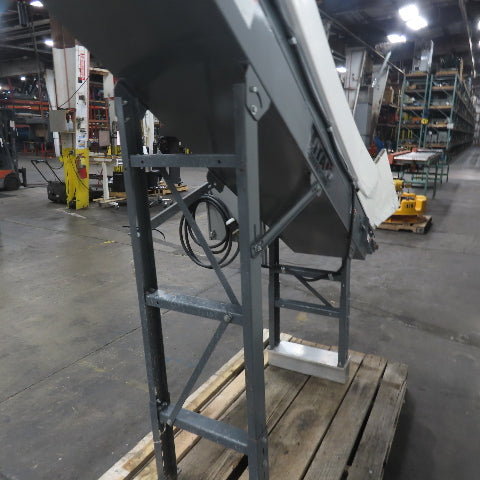 Titan 7' Long Incline Chip Conveyor 18" Belt 3Ph 230/460V 75" Discharge 35FPM