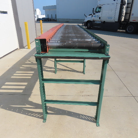 Roach 186" L x 32-1/4" W Chain Driven 2.5" Gravity Roller Conveyor 25" BF W/Legs