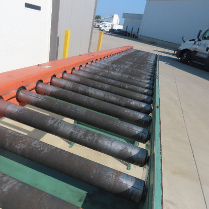 Roach 186" L x 32-1/4" W Chain Driven 2.5" Gravity Roller Conveyor 25" BF W/Legs