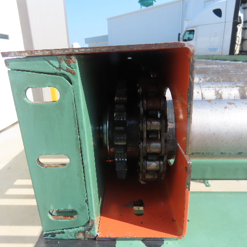 Roach 186" L x 32-1/4" W Chain Driven 2.5" Gravity Roller Conveyor 25" BF W/Legs