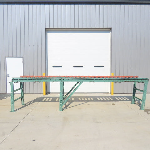 Roach 186" L x 32-1/4" W Chain Driven 2.5" Gravity Roller Conveyor 25" BF W/Legs