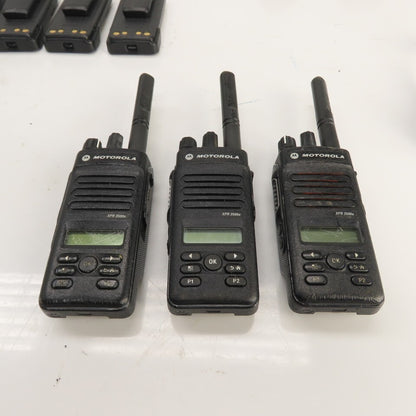 Motorola (3)XPR 7550 (3)XPR 3500e UHF Digital Portable Radio 8Batteries 3Charger