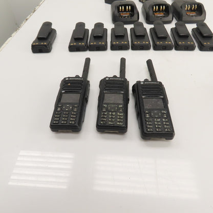 Motorola (3)XPR 7550 (3)XPR 3500e UHF Digital Portable Radio 8Batteries 3Charger
