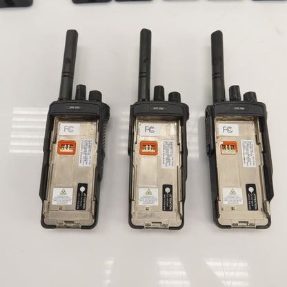 Motorola (3)XPR 7550 (3)XPR 3500e UHF Digital Portable Radio 8Batteries 3Charger