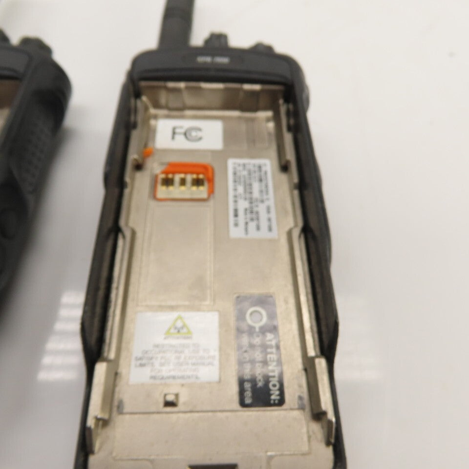 Motorola (3)XPR 7550 (3)XPR 3500e UHF Digital Portable Radio 8Batteries 3Charger