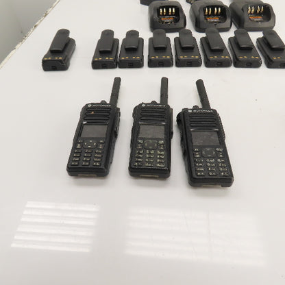 Motorola (3)XPR 7550 (3)XPR 3500e UHF Digital Portable Radio 8Batteries 3Charger
