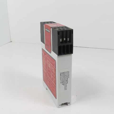 Banner UM-FA-9A Safety Relay 24V AC/DC (Clean)