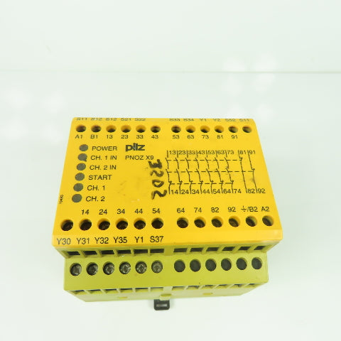 Pilz PZE X9 24VAC 24VDC 7n/o 2 n/c 2so Safety Relay 24VAC 24VDC 5.5W 11.0VA