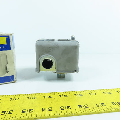 Square D 9013FYG2J21 Pumptrol Pressure Switch On 30 PSI Off 50 PSI