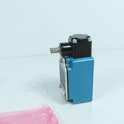 Honeywell 1LS1-L-SIG Snap Action Roller Head Limit Switch W/ LS-10722 NEW