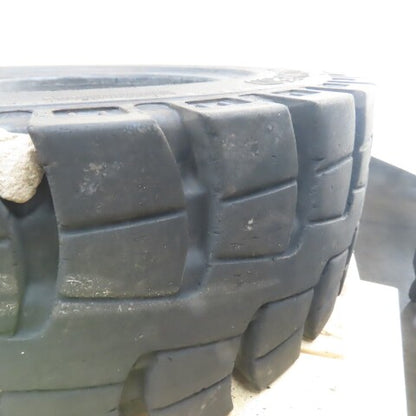 Nexen SolidPro 28 x 9-15 / 7.00 (8.15-15) Solid Cushion Forklift Tire Set/2
