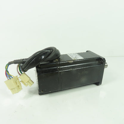 Yaskawa SGM-04U312 1.27Nm AC Servo Motor 200V 2.6A 400W 1.27NM 3000RPM