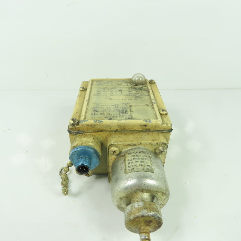 Square D GXW-2 Class 9025 Temperature Switch 85-145°F Range