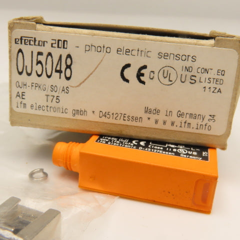 IFM 0J5048 Efector Photoelectric Sensor 10-30VDC NIB