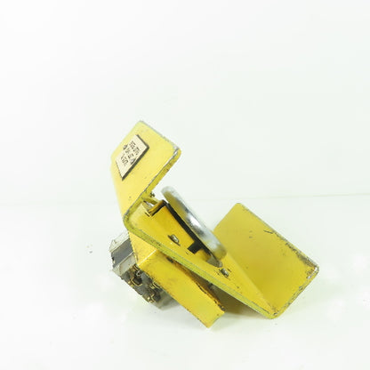 Allen Bradley 800P-F2CGB Ser E Palm Operated Pushbutton