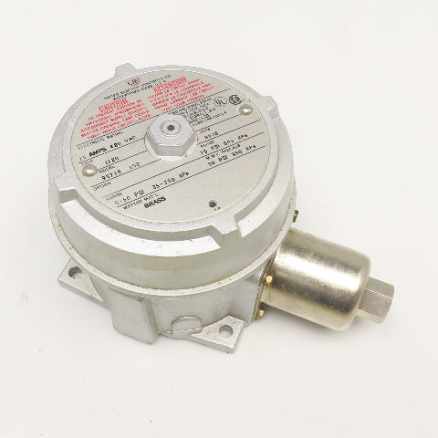 United Electric Controls Inc. 95715 152 480V 15A Pressure Switch 5-50PSI