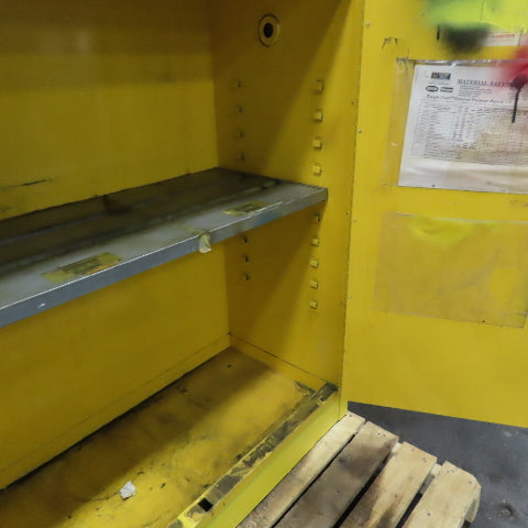 Justrite 25300 30 Gallon Flammable Liquid Storage Cabinet 1 Shelf 44" x 43" x18"