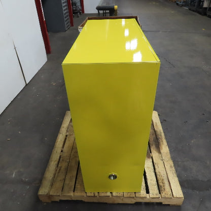 Justrite 25300 30 Gallon Flammable Liquid Storage Cabinet 1 Shelf 44" x 43" x18"