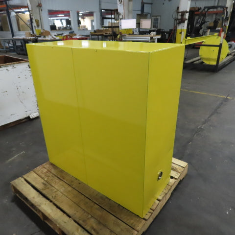 Justrite 25300 30 Gallon Flammable Liquid Storage Cabinet 1 Shelf 44" x 43" x18"