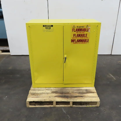 Justrite 25300 30 Gallon Flammable Liquid Storage Cabinet 1 Shelf 44" x 43" x18"